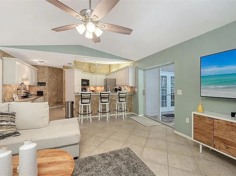 2246 Cork Oak St W — Photo 18