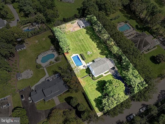 2nd image of 264 Beachview Ave