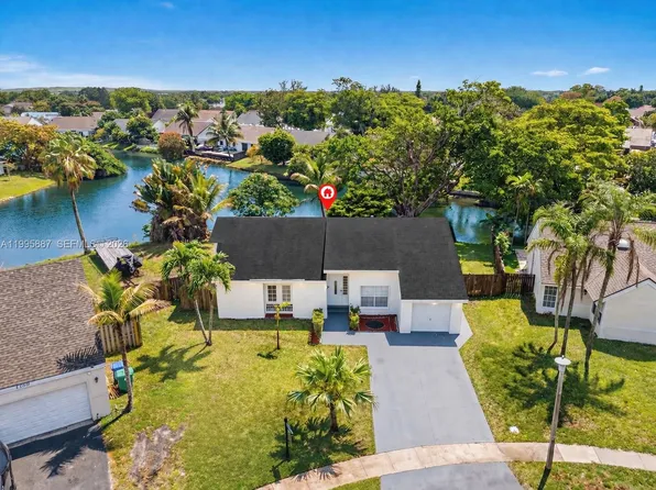 2710 Azalea Ave, Miramar, FL 33025