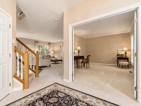 5th image of 4759 Glanstonbury Dr