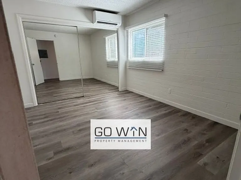 44 E Roanoke Ave — Photo 26