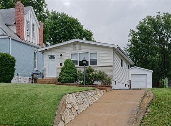 3rd image of 2740 Tamm Ave