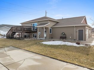 3409 Spruce Ln SE, Minot, ND 58701