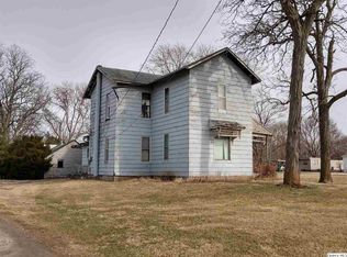 323 N Main St, Camp Point, IL 62320