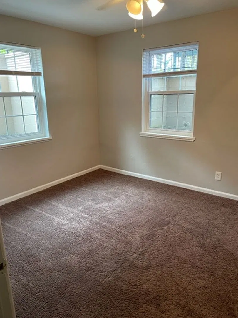 Cozy and Spacious 1 & 2-Bedroom Haven in a Serene Suburban Neighborhood — Photo 2