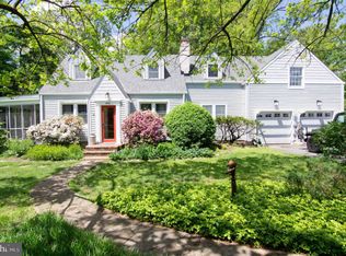 908 Seneca Rd, Great Falls, VA 22066