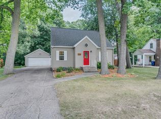 1014 Red Oak Ln, Appleton, WI 54915