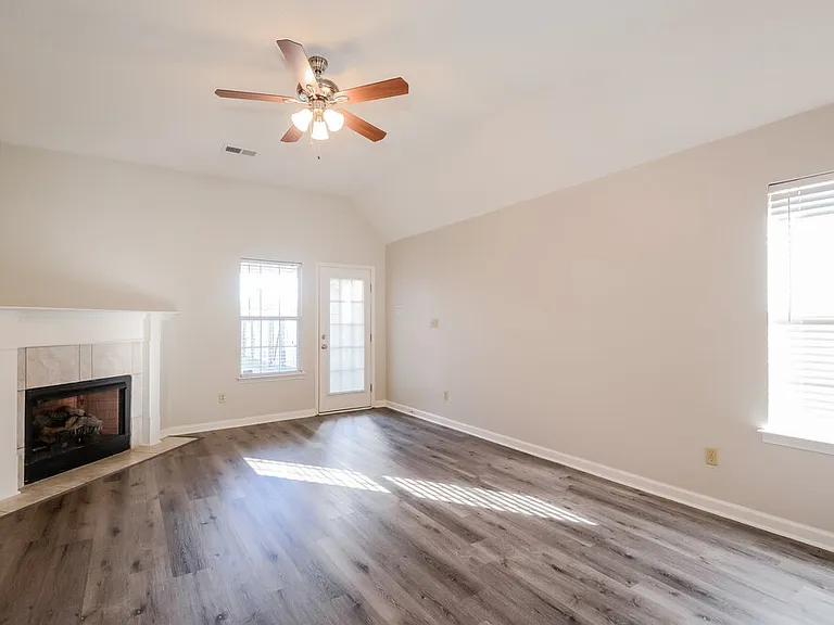 8334 Regal Bend Dr — Photo 2