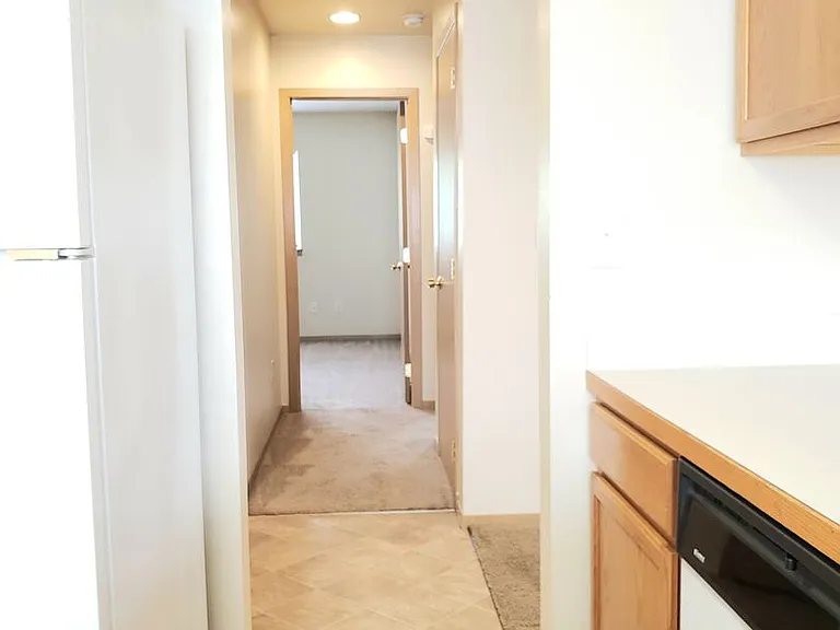 591 Eastmont Ave — Photo 10