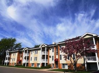 3921 Valley View Dr N APT 102, Eagan, MN 55122