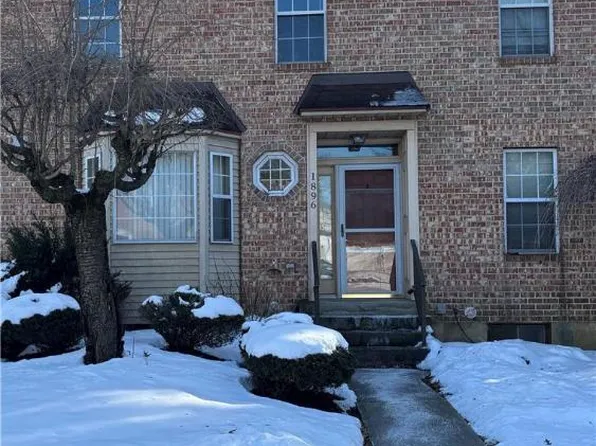 1896 Georgia Dr, Whitehall, PA 18052