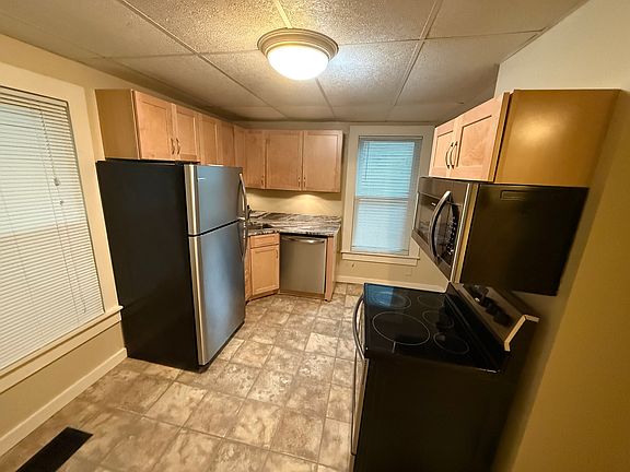 4th image of 271 Spring St #7