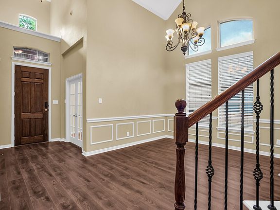 3rd image of 513 McKinney Trl