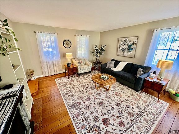 4th image of 144 Valley View Dr