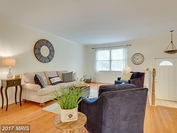 5th image of 7927 Valleyfield Dr