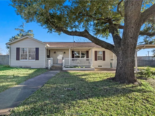 308 Gibbs St, Navasota, TX 77868