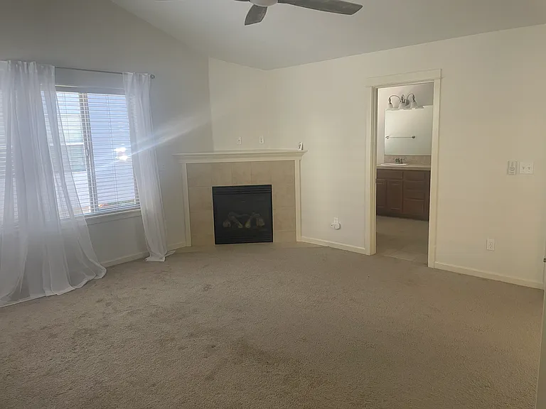 880 SW Mozart Ter — Photo 12
