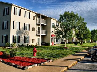 470 Sivley Rd APT 302, Hopkinsville, KY 42240