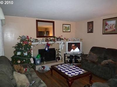 2nd image of 10233 N Midway Ave