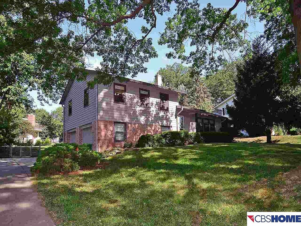 2nd image of 2122 S 106th St