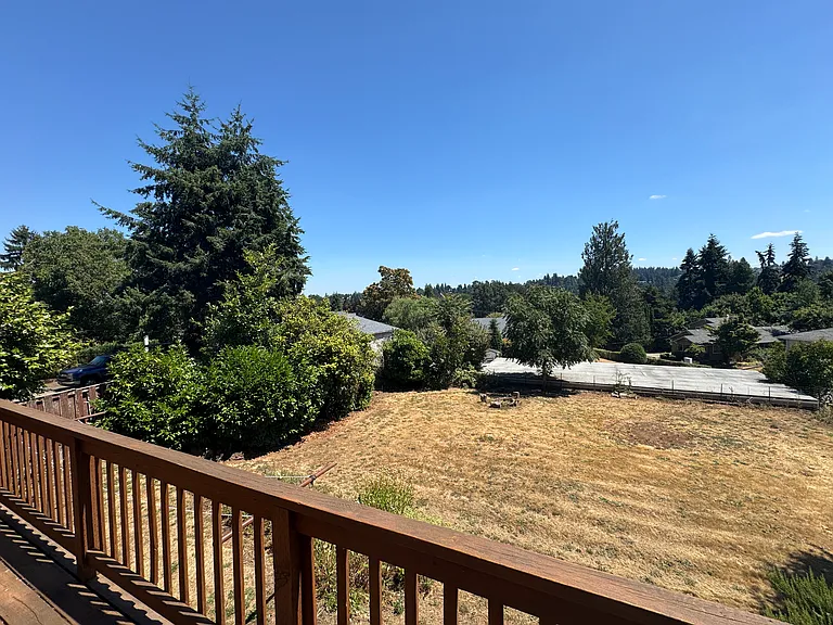 218 Phelps St — Photo 13