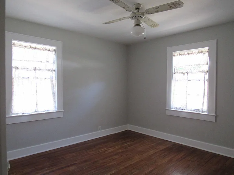 1401 Brown Ave — Photo 23