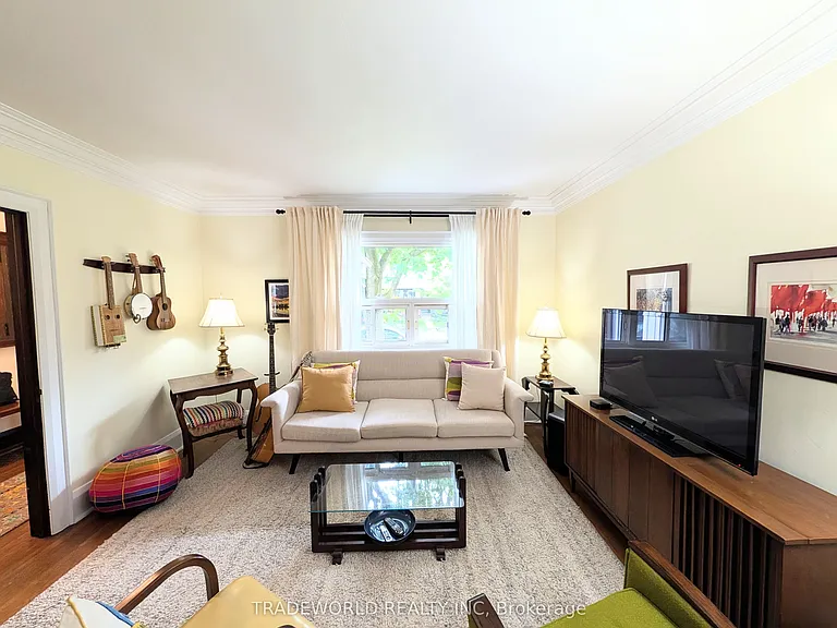 7 Costain Ave — Photo 4