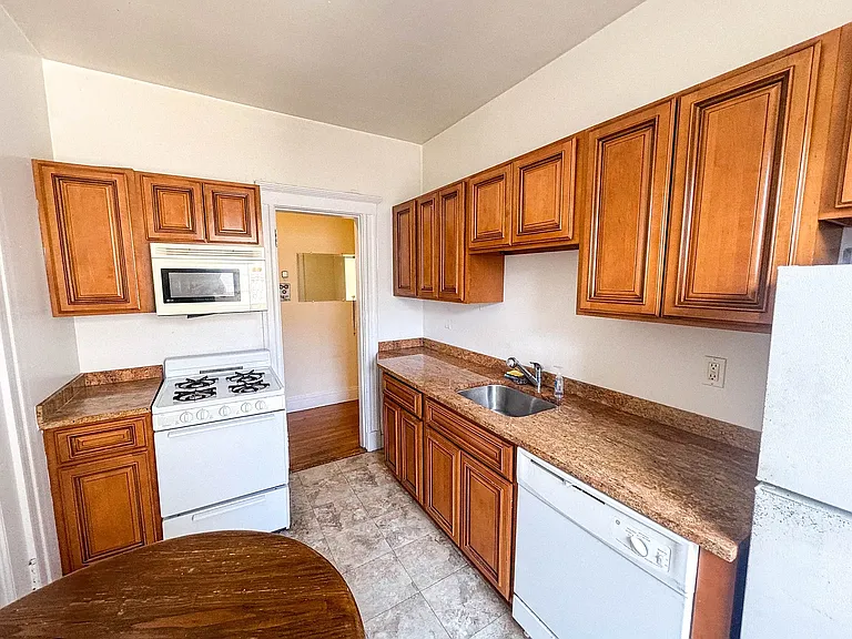 17 Melvin Ave #11 — Photo 4