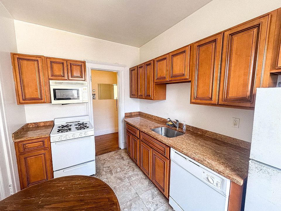 1st image of 21 Melvin Ave #1