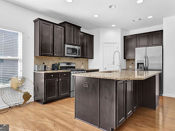 2nd image of 7245 Rocking Horse Ln