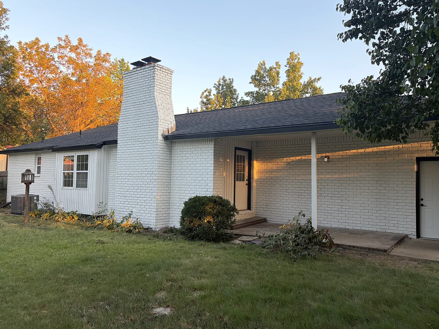 3 bed, 2.5 bath, 1500 sqft, $1,950 — Photo 3
