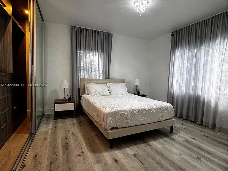 3470 Sheridan Ave — Photo 39