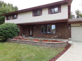 1611 Sheffield Ct, Elgin, IL 60123