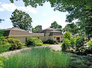 23 Cat Rocks Dr, Bedford, NY 10506