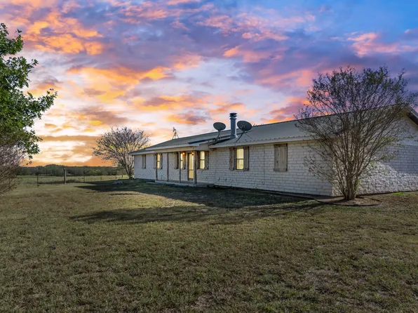 902 Mockingbird Ln, Moody, TX 76557