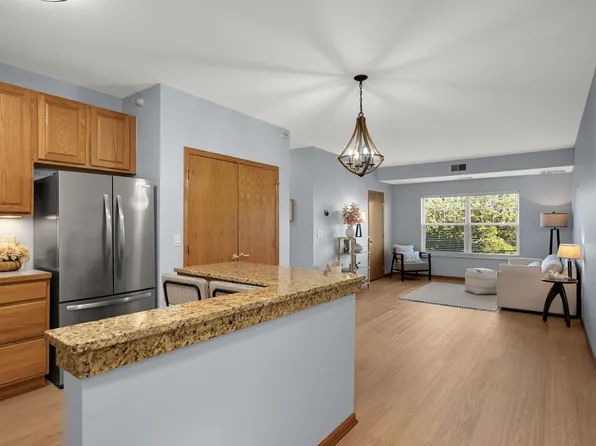 4824 E 53rd St APT 301, Minneapolis, MN 55417