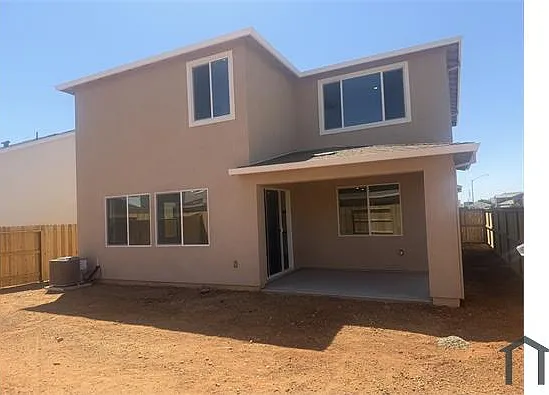5 bed, 2612 sqft, $5,499 — Photo 3