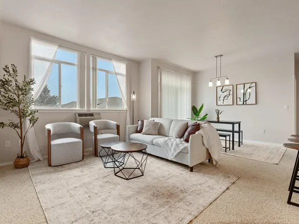 22855 E Country Vista Dr APT 393, Liberty Lake, WA 99019