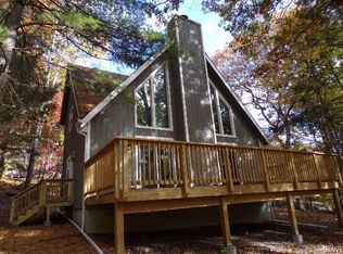 121 Edinburgh Rd, Bushkill, PA 18324