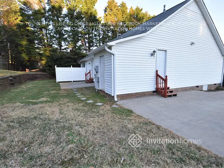3996 Leinbach Dr — Photo 13