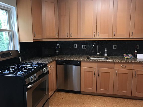 4th image of 1111 Grant St
