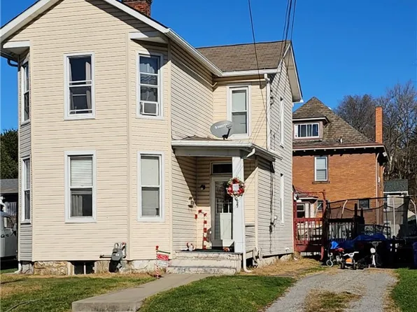 627 10th Ave, New Brighton, PA 15066