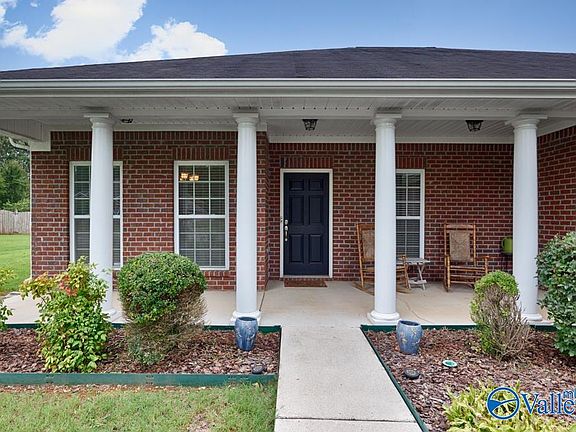 3rd image of 324 Northlake Dr