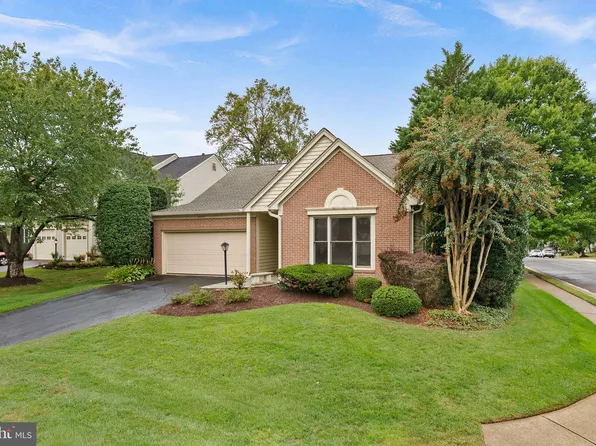 20617 Parkside Cir, Sterling, VA 20165