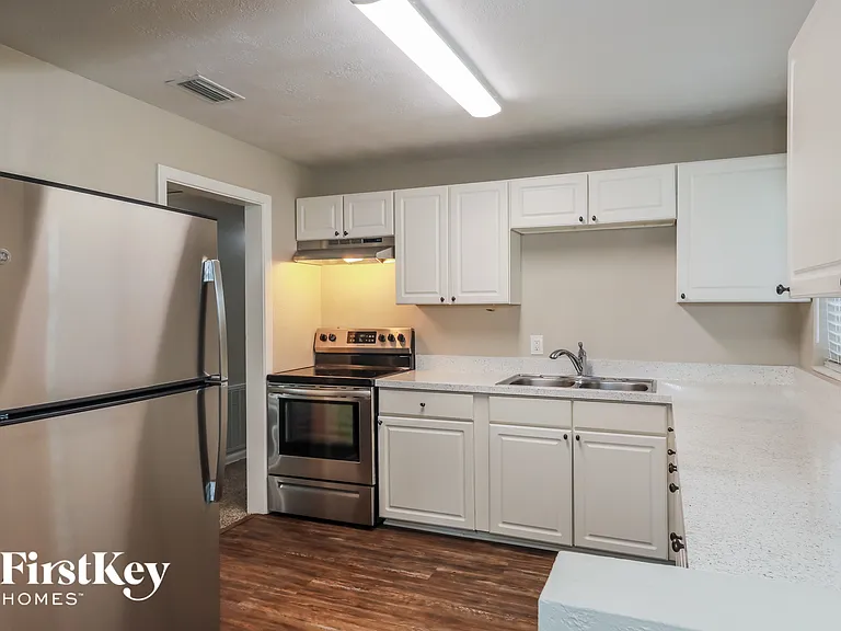 3044 Yanlee Ln — Photo 6