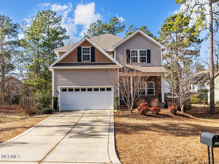 290 Adams Cir — Photo 3