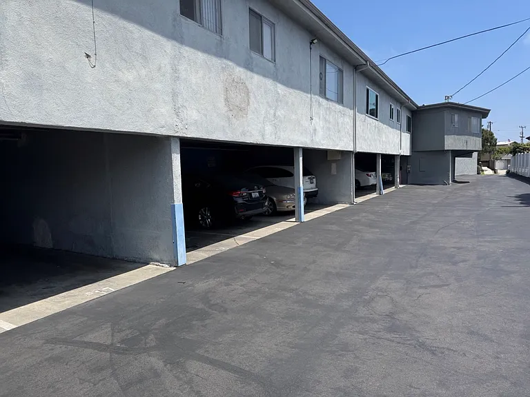 Redondo Beach Blvd — Photo 8