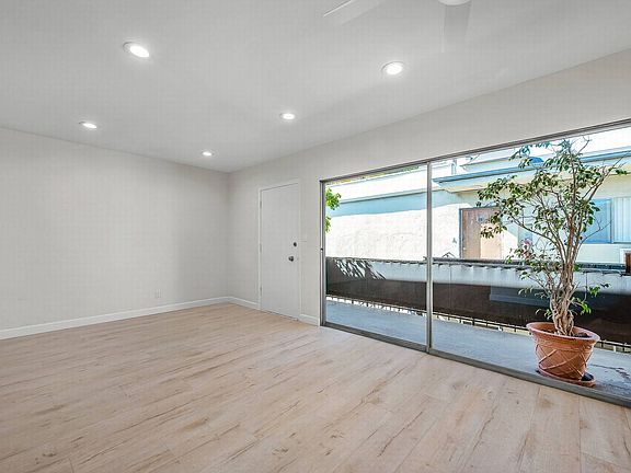5th image of 1361 N Laurel Ave APT 15
