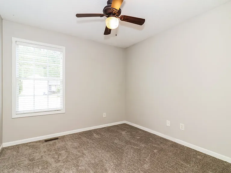 124 Hunter Pl — Photo 16