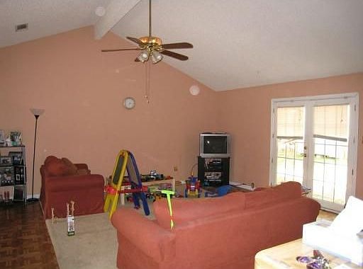 5th image of 500 Monticello Ct